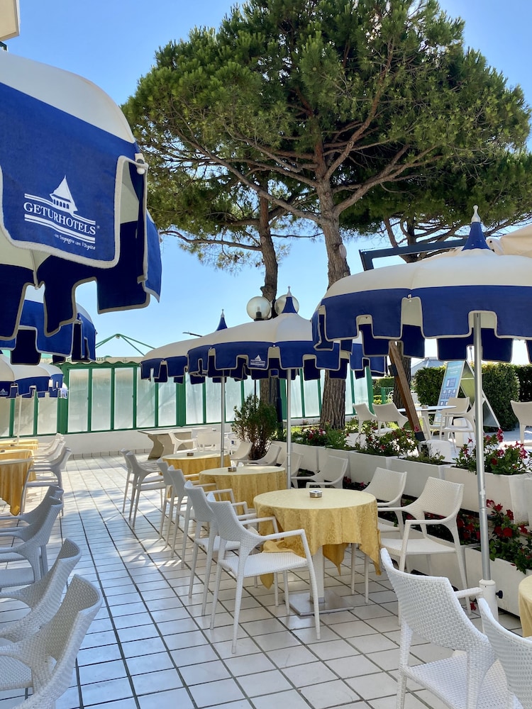 Hotel Florida — Restaurant & bars in Jesolo, Veneto