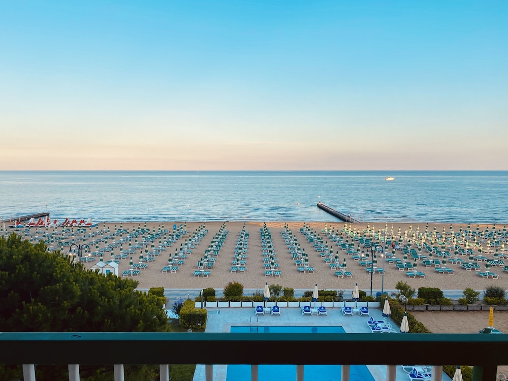Hotel Florida — Beach in Jesolo, Veneto
