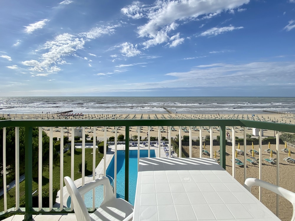 Hotel Florida — Beach in Jesolo, Veneto