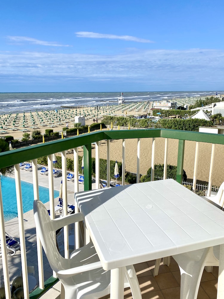Hotel Florida — Beach in Jesolo, Veneto