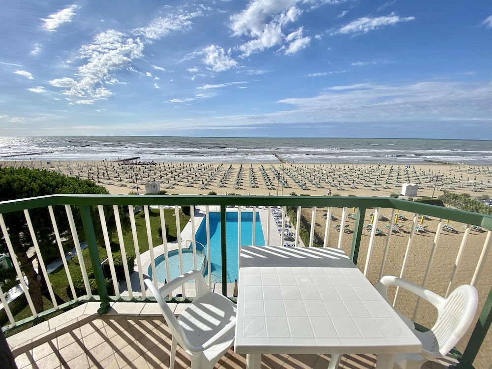 Hotel Florida — Beach in Jesolo, Veneto