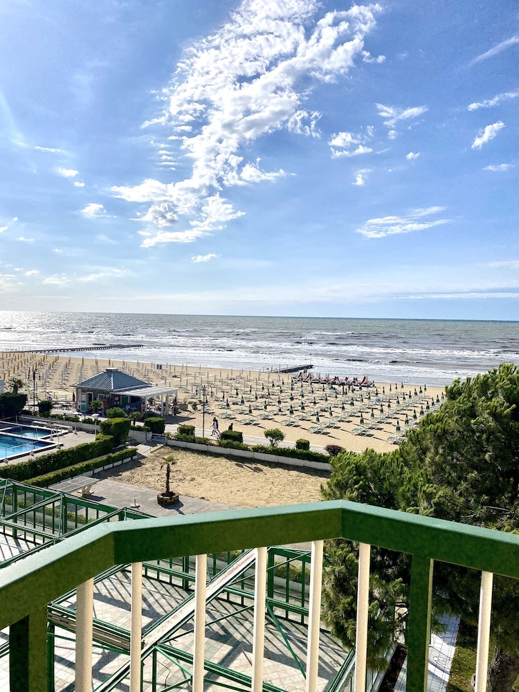 Hotel Florida — Beach in Jesolo, Veneto