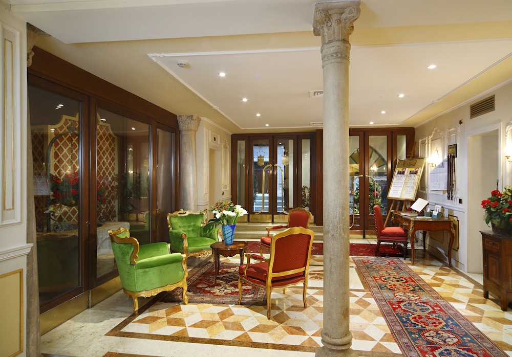 Ca' Dei Conti — Hotel building in Venice, Veneto