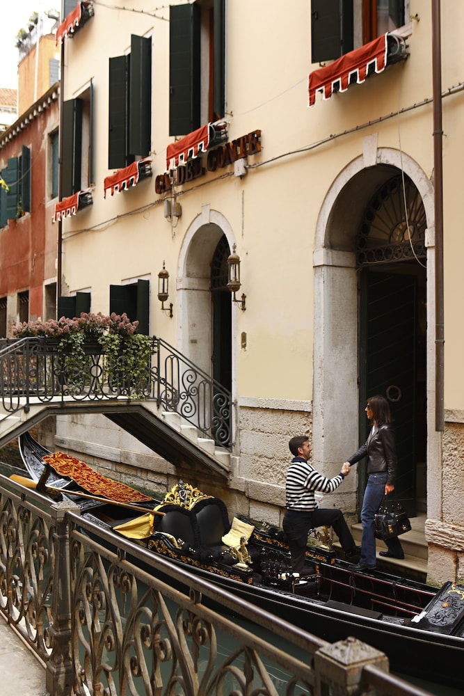 Ca' Dei Conti — Hotel building in Venice, Veneto