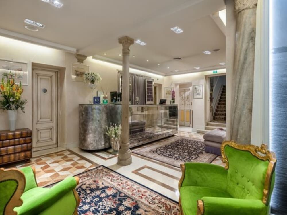 Ca' Dei Conti — Hotel building in Venice, Veneto
