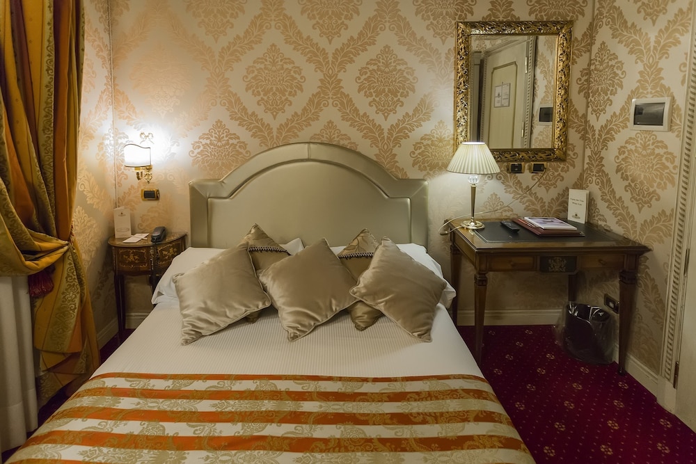 Ca' Dei Conti — Hotel rooms in Venice, Veneto