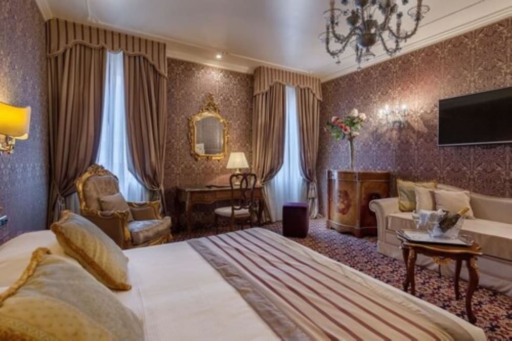 Ca' Dei Conti — Hotel rooms in Venice, Veneto
