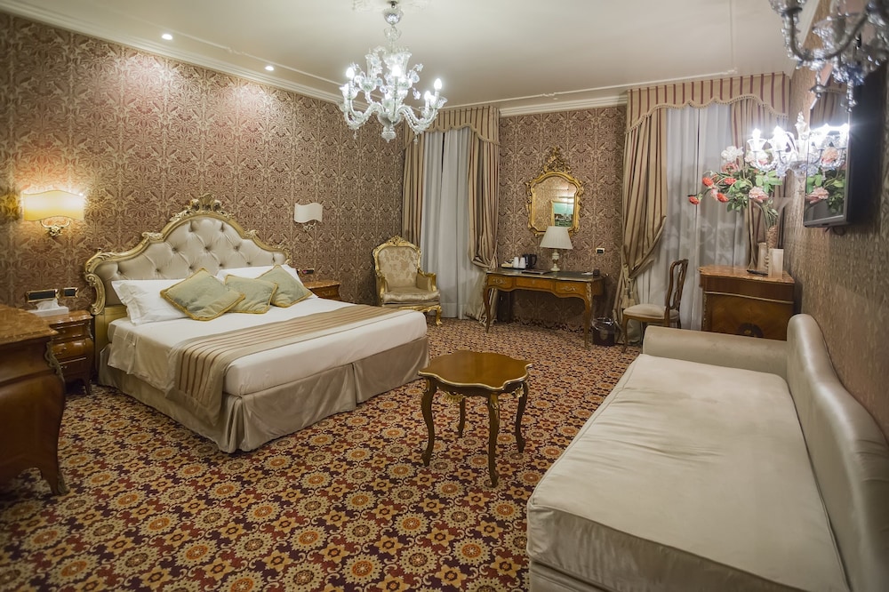 Ca' Dei Conti — Hotel rooms in Venice, Veneto