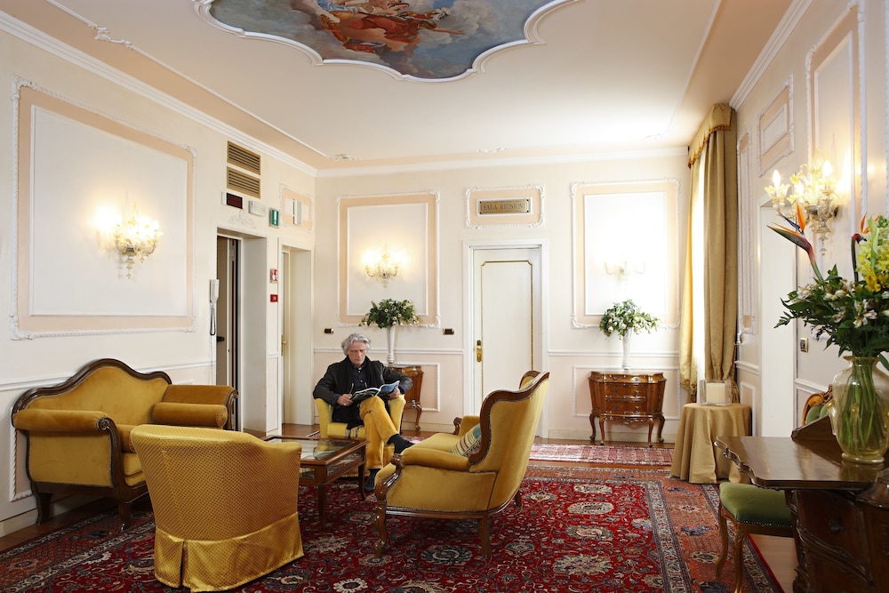 Ca' Dei Conti — Hotel building in Venice, Veneto