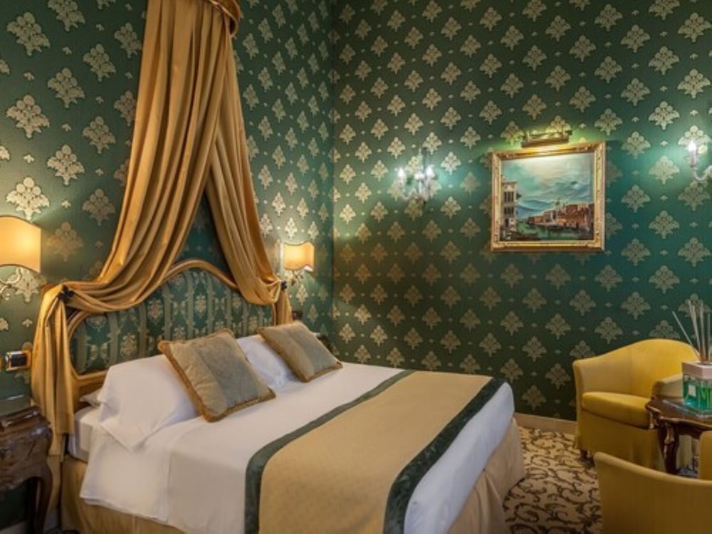 Ca' Dei Conti — Hotel rooms in Venice, Veneto