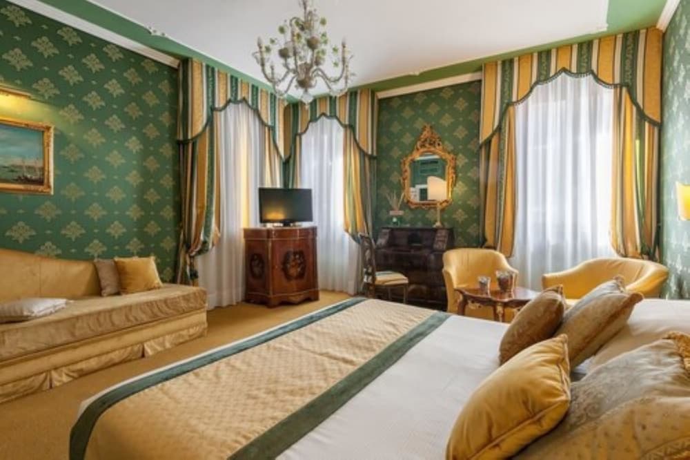 Ca' Dei Conti — Hotel rooms in Venice, Veneto