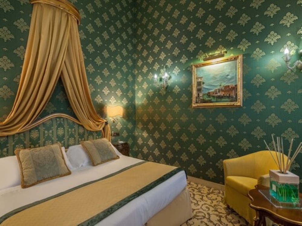 Ca' Dei Conti — Hotel rooms in Venice, Veneto