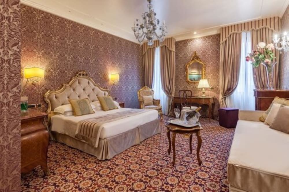 Ca' Dei Conti — Hotel rooms in Venice, Veneto
