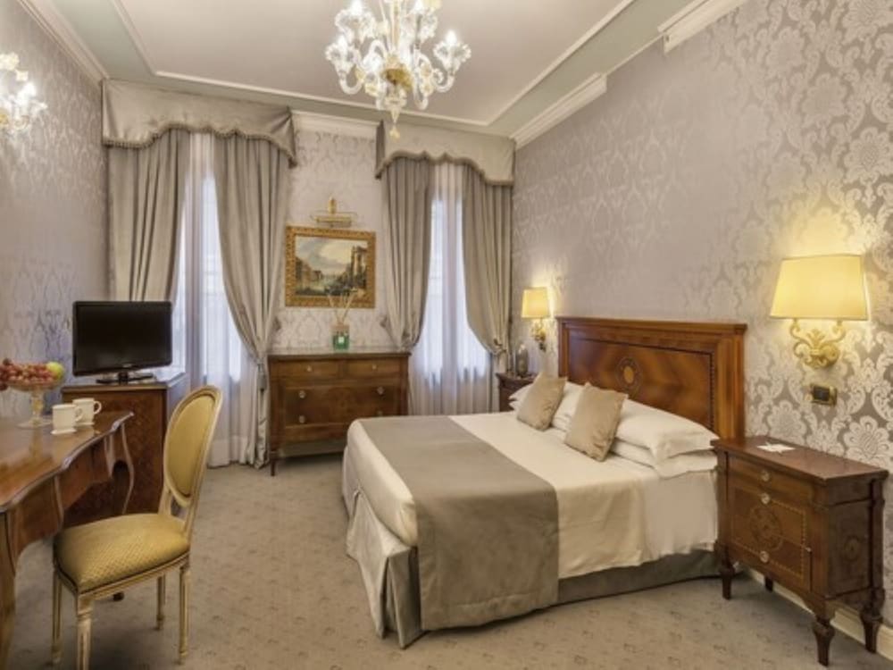 Ca' Dei Conti — Hotel rooms in Venice, Veneto