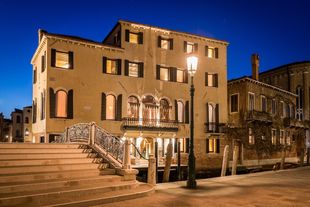 Ca Maria Adele — Hotel building in Venice, Veneto