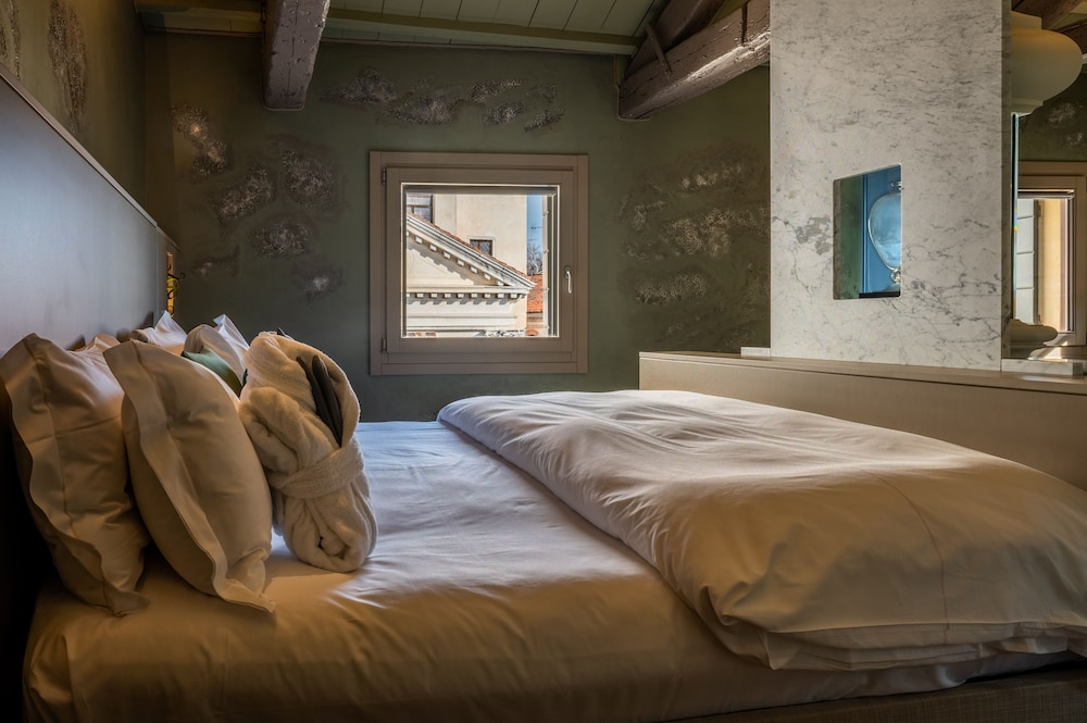 Ca Maria Adele — Hotel rooms in Venice, Veneto