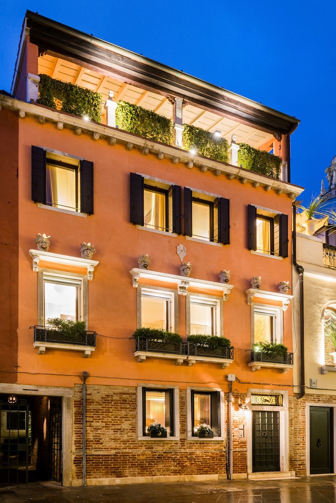 Ca Maria Adele — Hotel building in Venice, Veneto