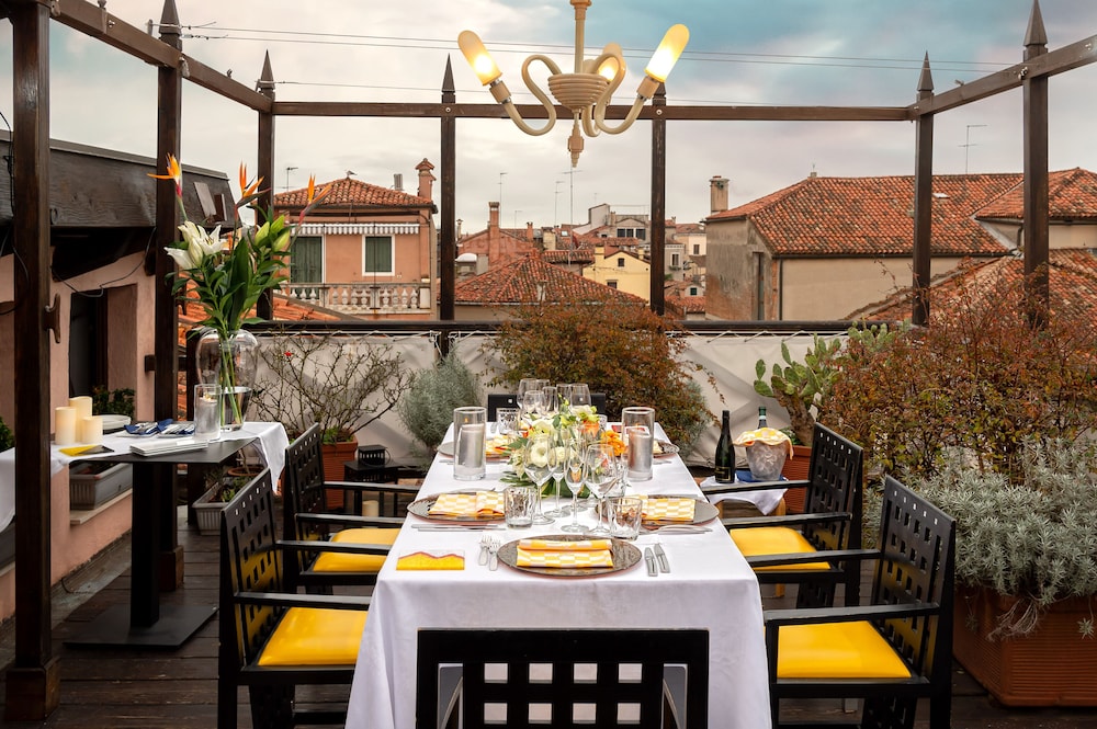 Ca' Pisani Hotel — Restaurant & bars in Venice, Veneto