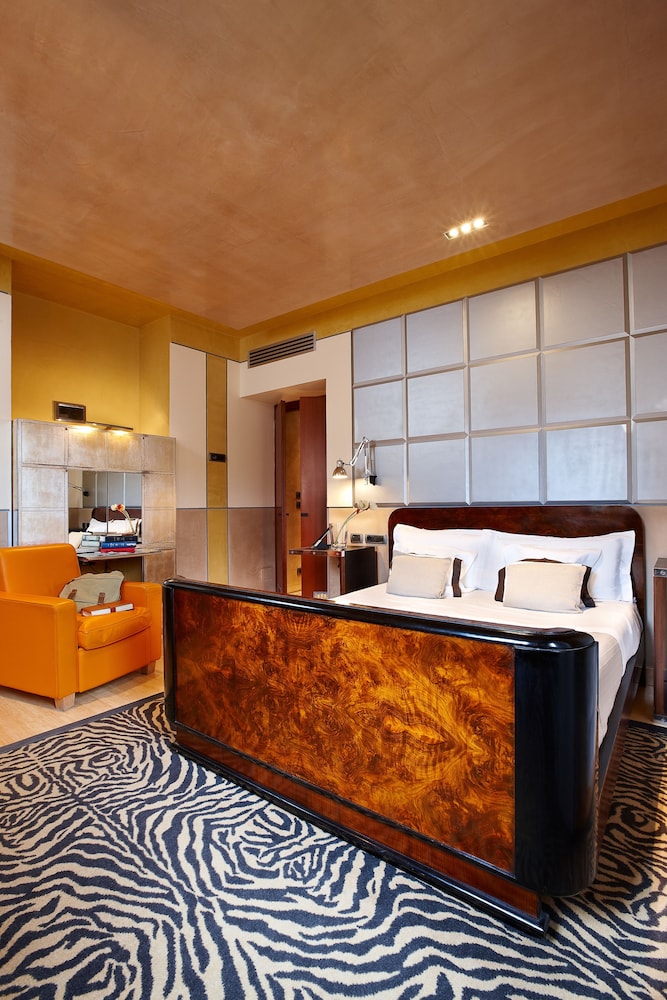 Ca' Pisani Hotel — Hotel rooms in Venice, Veneto