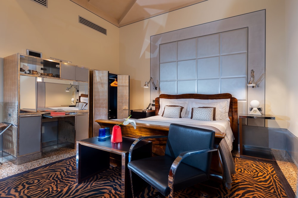 Ca' Pisani Hotel — Hotel rooms in Venice, Veneto