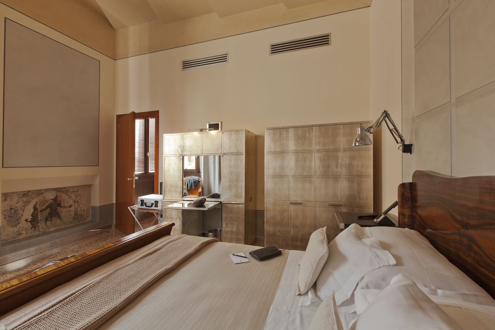 Ca' Pisani Hotel — Hotel rooms in Venice, Veneto