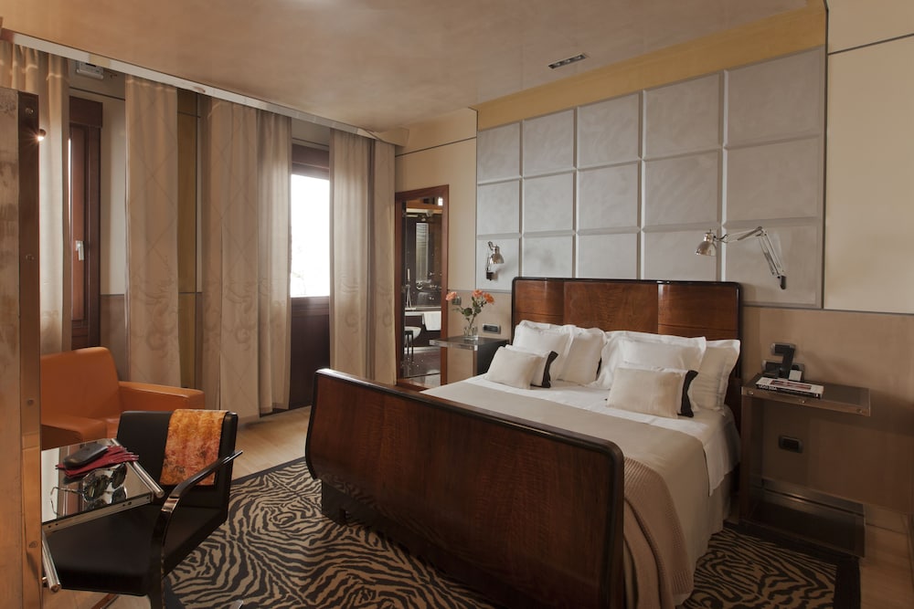 Ca' Pisani Hotel — Hotel rooms in Venice, Veneto