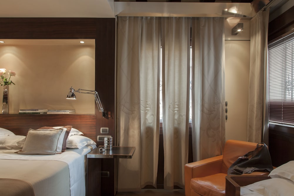 Ca' Pisani Hotel — Hotel rooms in Venice, Veneto