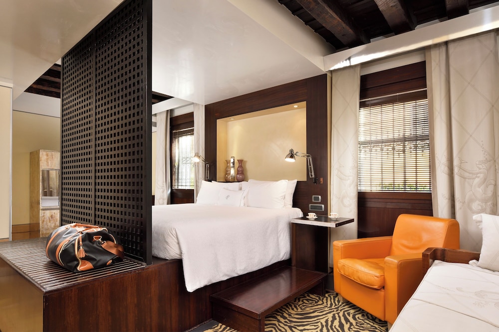 Ca' Pisani Hotel — Hotel rooms in Venice, Veneto