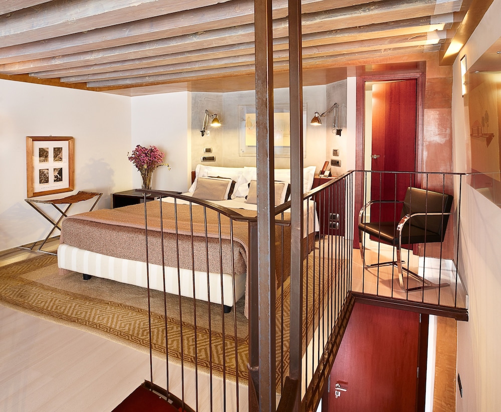Ca' Pisani Hotel — Hotel rooms in Venice, Veneto