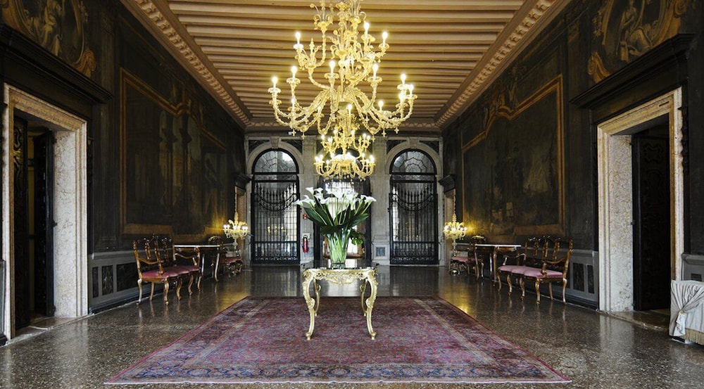 Ca' Sagredo — Hotel building in Venice, Veneto