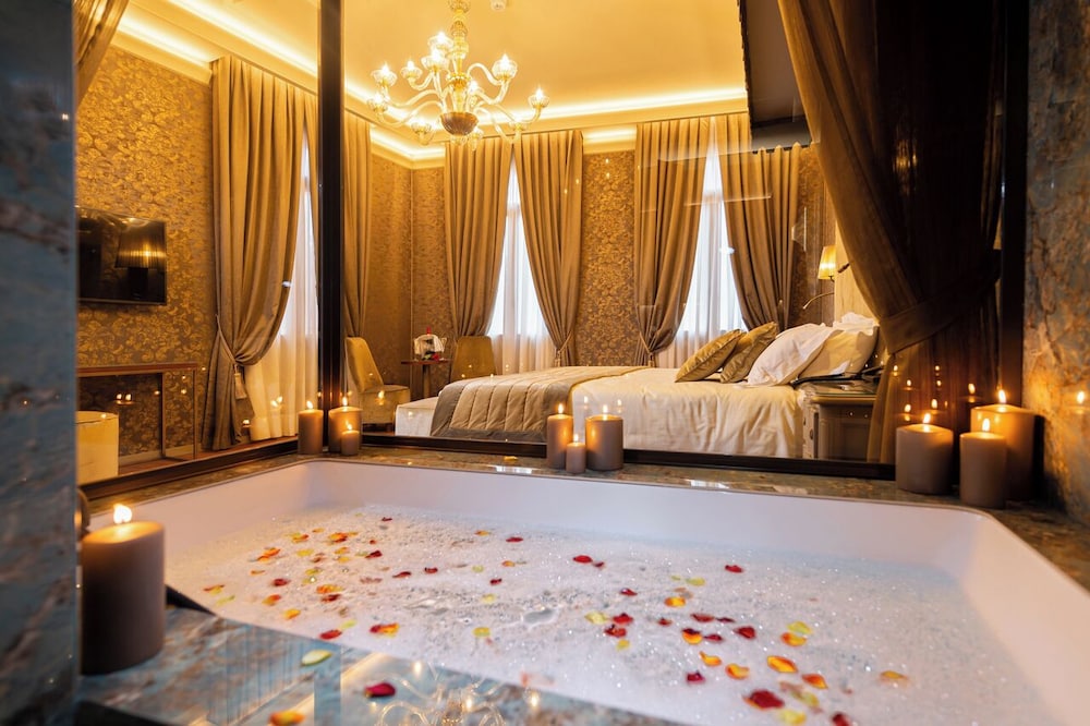 Hotel Canaletto — Hotel rooms in Venice, Veneto