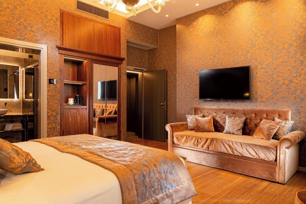 Hotel Canaletto — Hotel rooms in Venice, Veneto