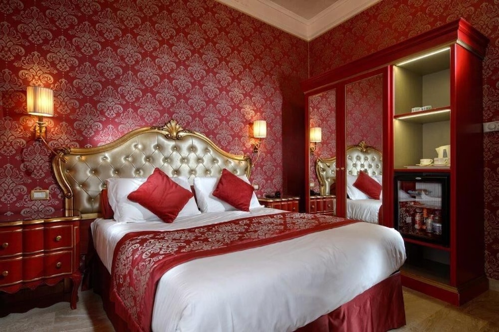 Hotel Canaletto — Hotel rooms in Venice, Veneto