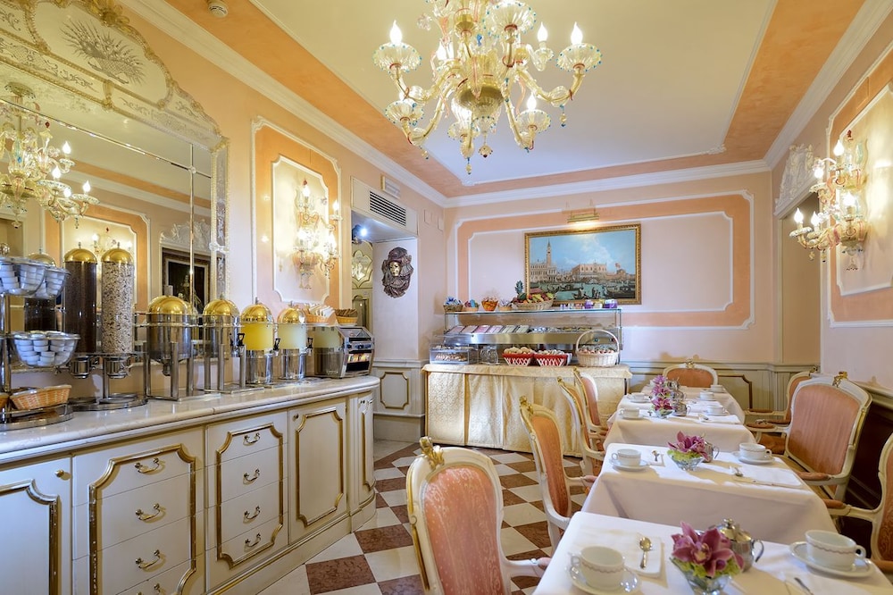 Hotel Canaletto — Restaurant & bars in Venice, Veneto