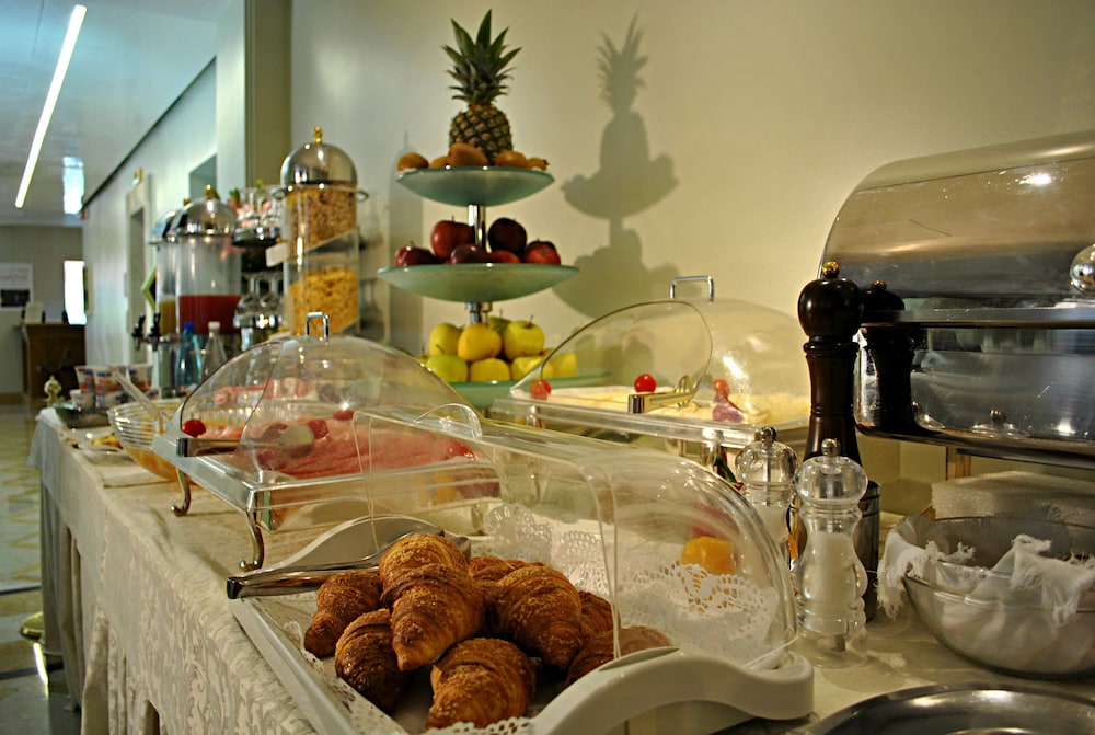 Carlton Capri Hotel — Restaurant & bars in Venice, Veneto