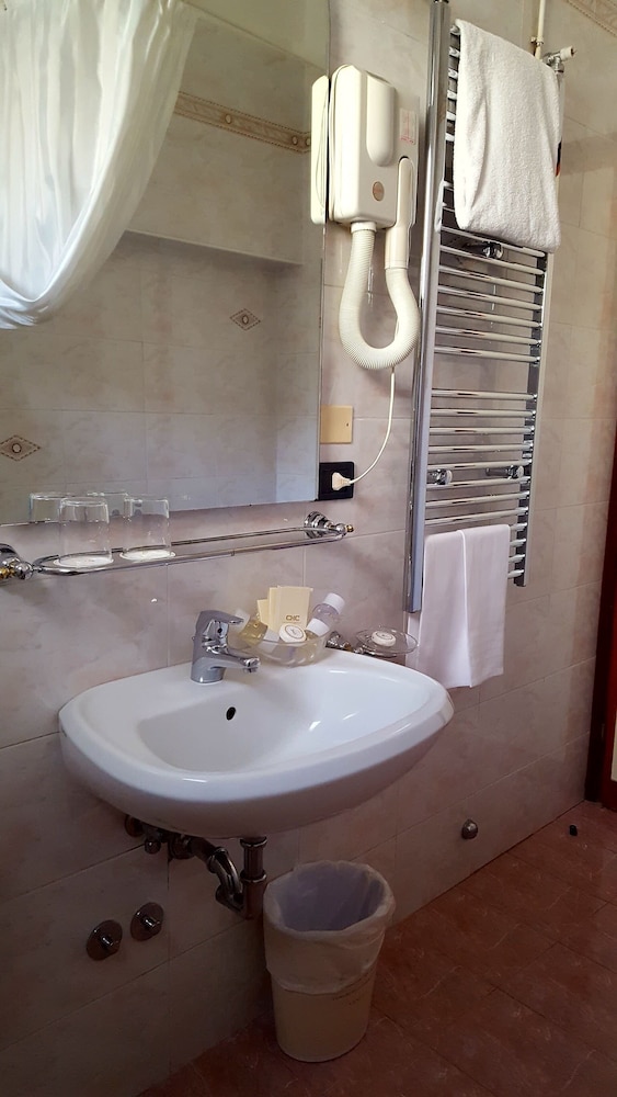 Carlton Capri Hotel — Hotel rooms in Venice, Veneto