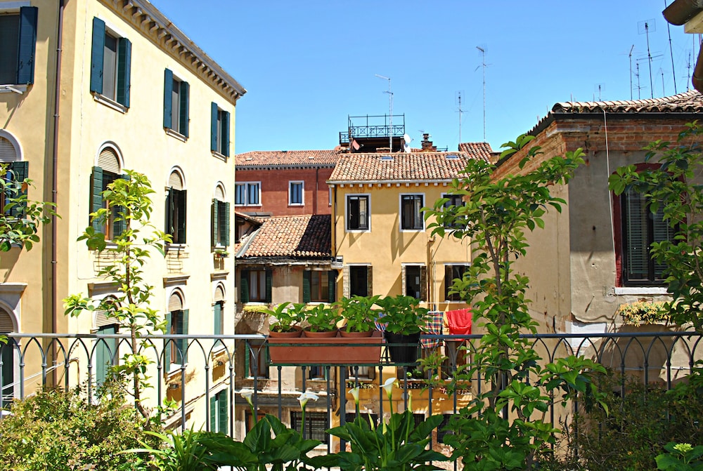 Carlton Capri Hotel — Main photo in Venice, Veneto