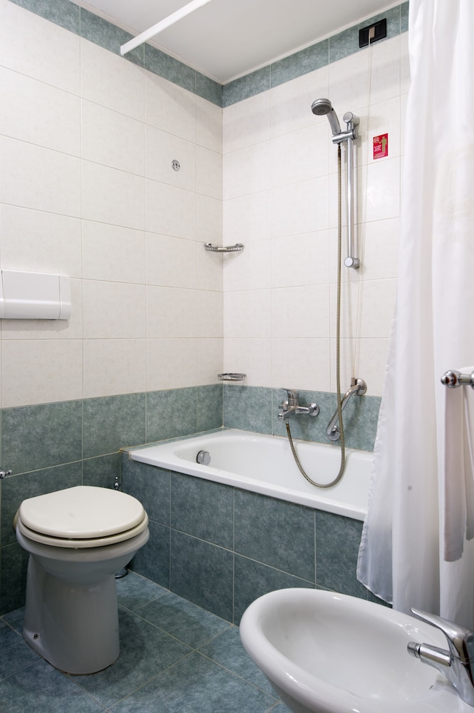Carlton Capri Hotel — Hotel rooms in Venice, Veneto