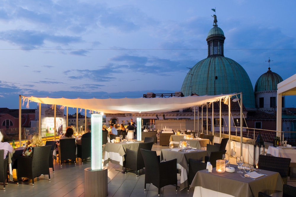 Hotel Carlton on the Grand Canal — Restaurant & bars in Venice, Veneto