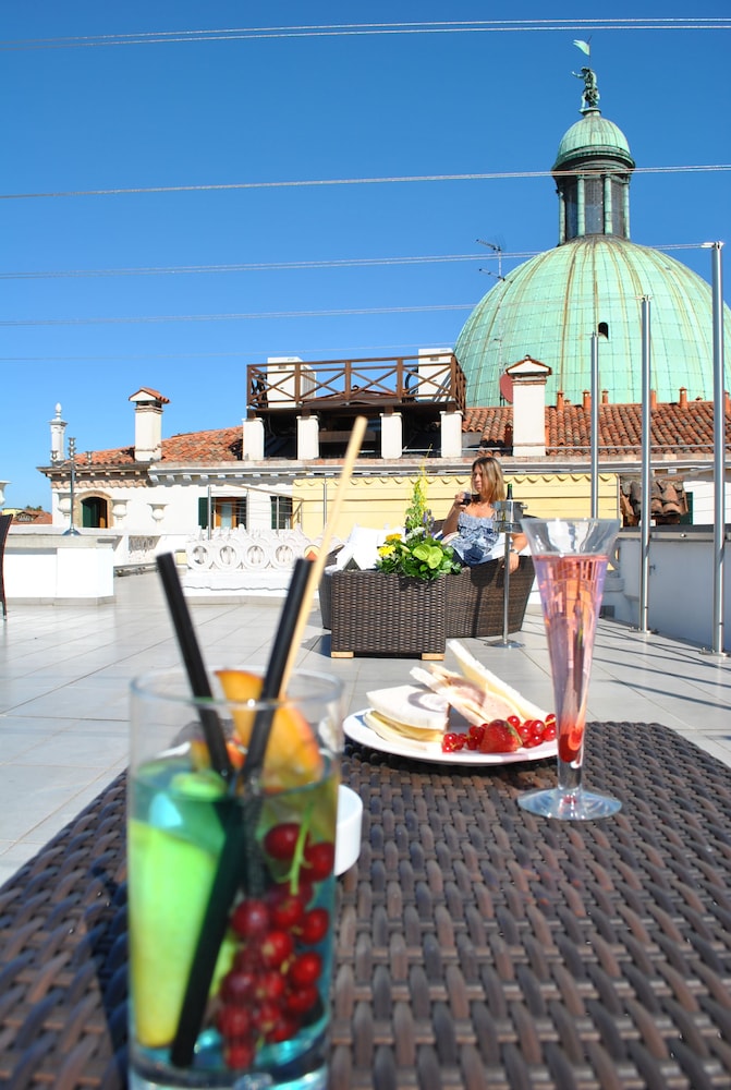 Hotel Carlton on the Grand Canal — Restaurant & bars in Venice, Veneto