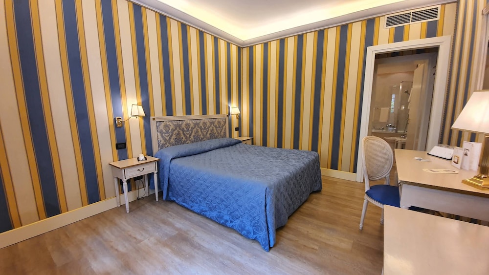 Hotel Carlton on the Grand Canal — Hotel rooms in Venice, Veneto
