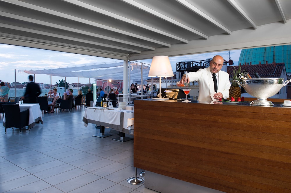 Hotel Carlton on the Grand Canal — Restaurant & bars in Venice, Veneto
