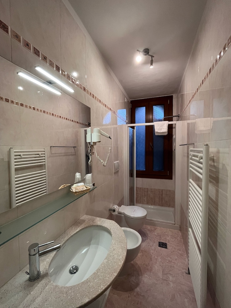 Hotel Castello — Hotel rooms in Venice, Veneto