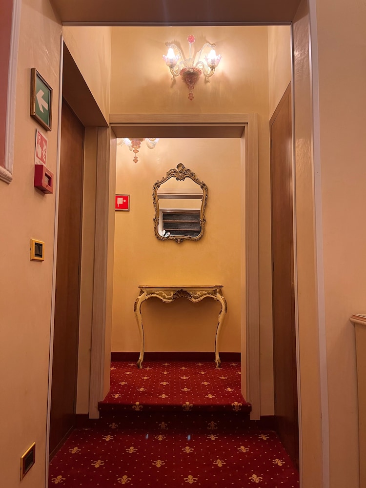 Hotel Castello — Hotel rooms in Venice, Veneto