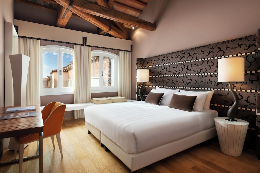 Sina Centurion Palace — Hotel rooms in Venice, Veneto