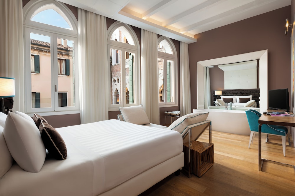 Sina Centurion Palace — Hotel rooms in Venice, Veneto