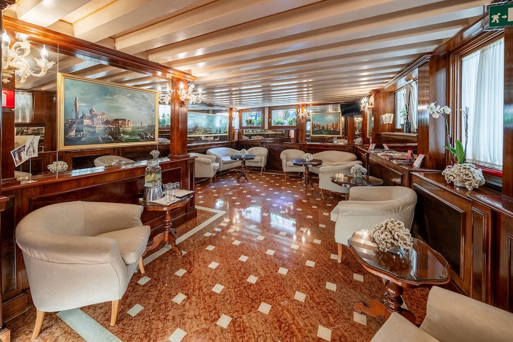 Colombina Hotel — Restaurant & bars in Venice, Veneto