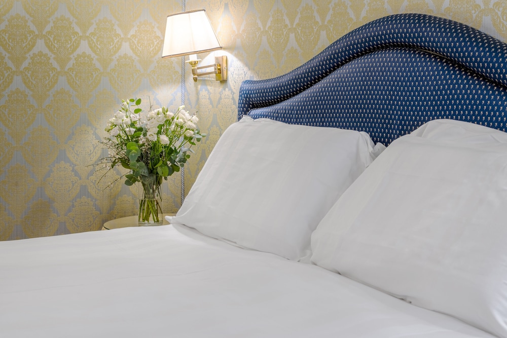 Colombina Hotel — Hotel rooms in Venice, Veneto
