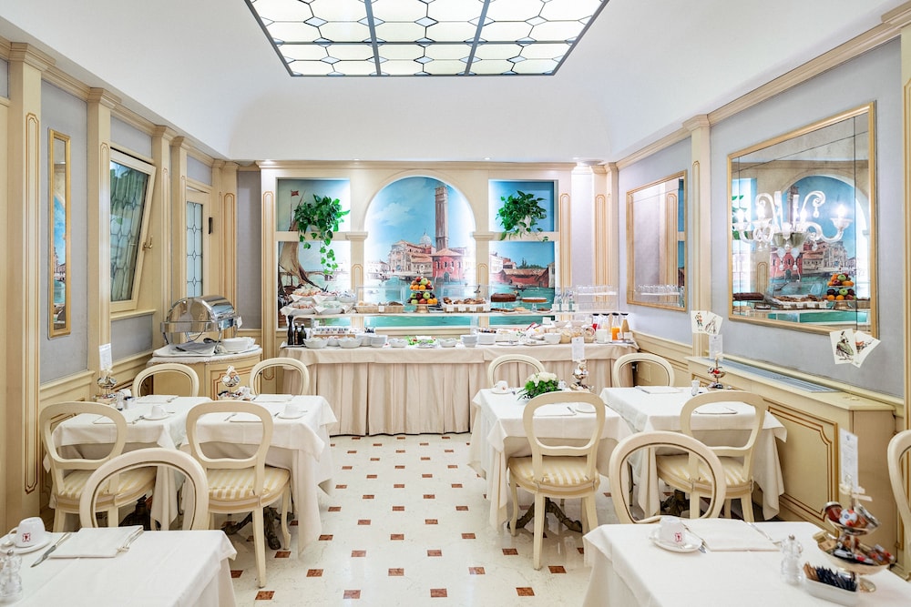 Colombina Hotel — Restaurant & bars in Venice, Veneto