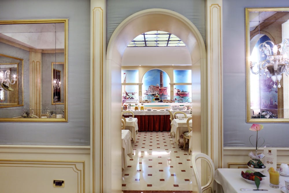 Colombina Hotel — Restaurant & bars in Venice, Veneto